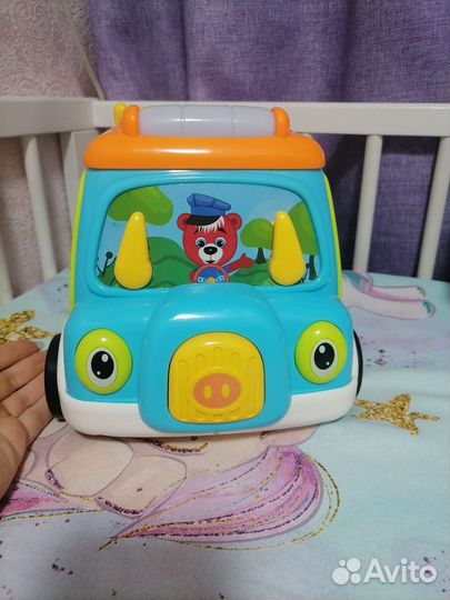 Игрушка музыкальный автобус
