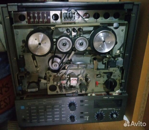 Катушечный магнитофон 