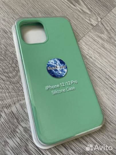 Силиконовый чехол на iPhone 12