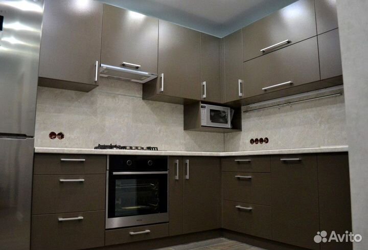 Кухонный гарнитур угловой современный