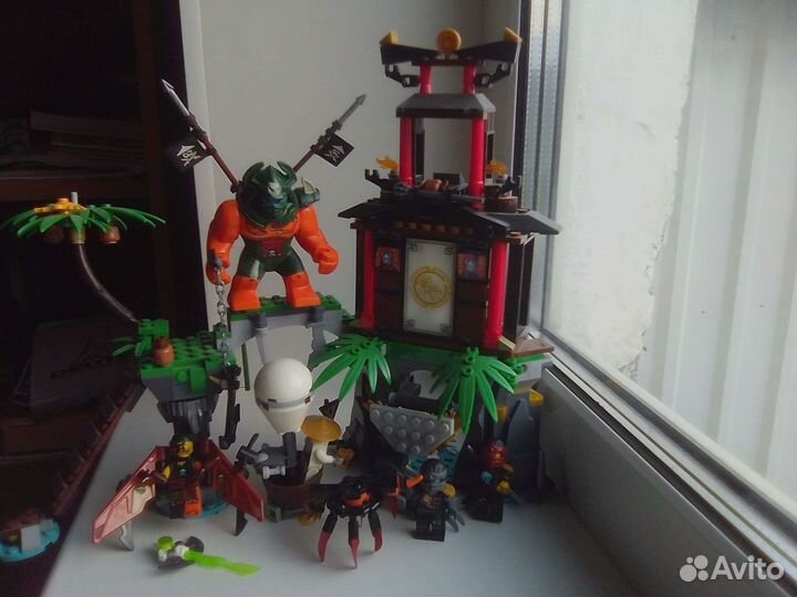 Лего Ниндзяго Остров тигриных вдов. 70604