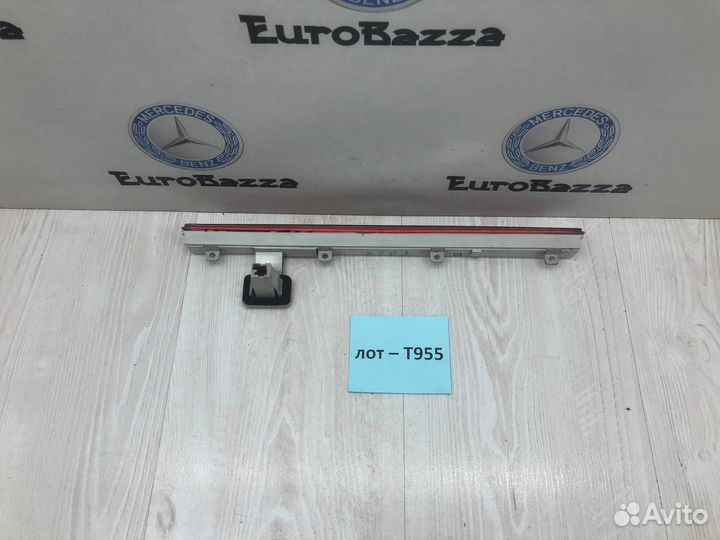 Фонарь задний центральный Mercedes W203 Wagon