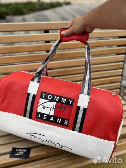 Tommy Hilfiger сумка дорожная красная