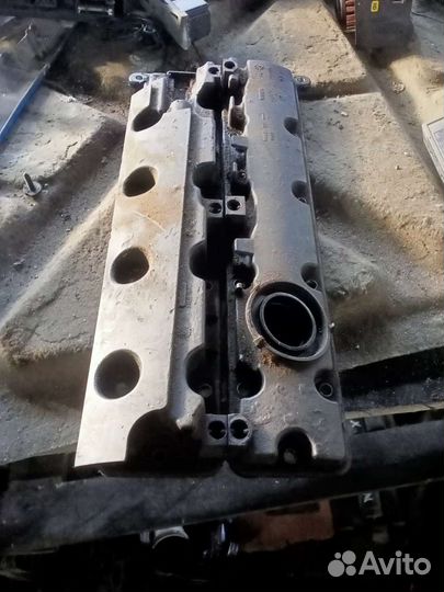 Клапанная крышка Peugeot 406