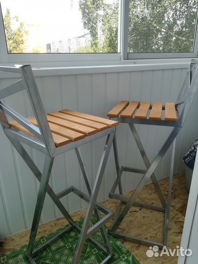 Продаю новые барные стулья