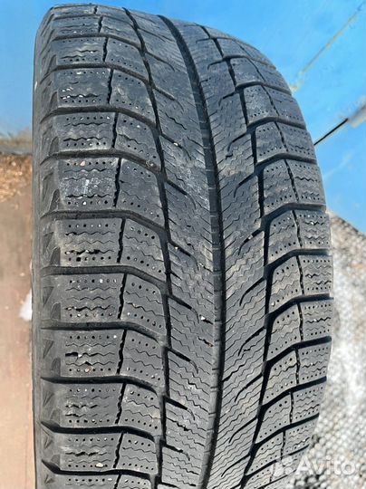 Michelin X-Ice XI2 215/50 R17