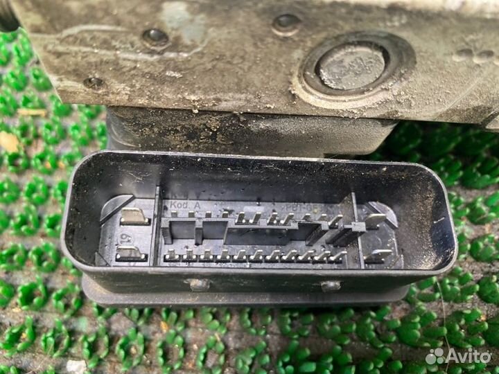 Блок ABS (насос) Volkswagen Golf Plus 5 caxa 2012