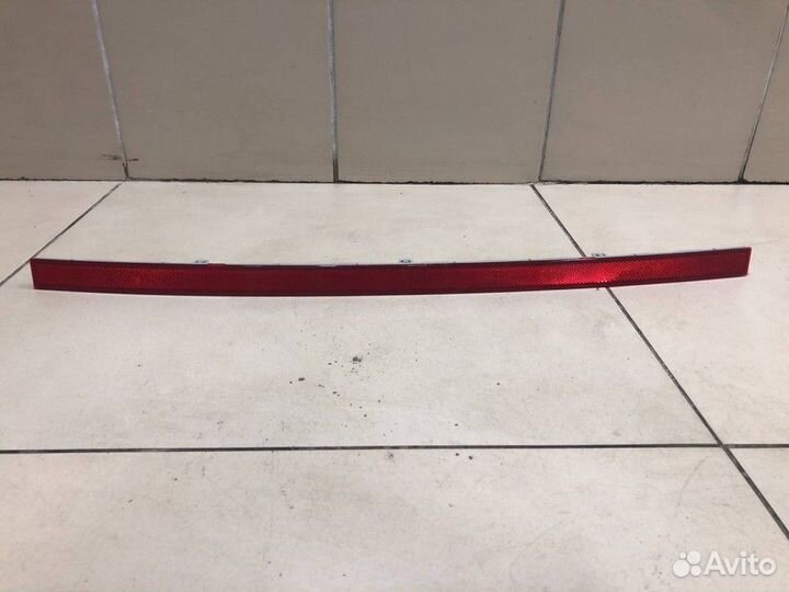 Светоотражатель центральный в задний бампер