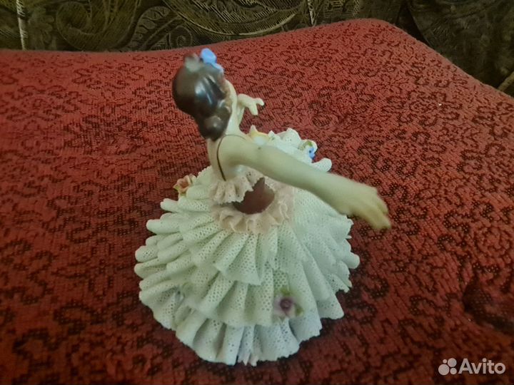 Фарфоровая статуэтка танцовщица кружевница, ГДР