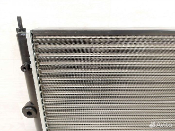 Радиатор охлаждения Volkswagen Sharan