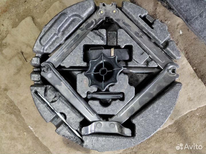 Домкрат короб Opel Astra J Chevrolet Cruze 2009-17