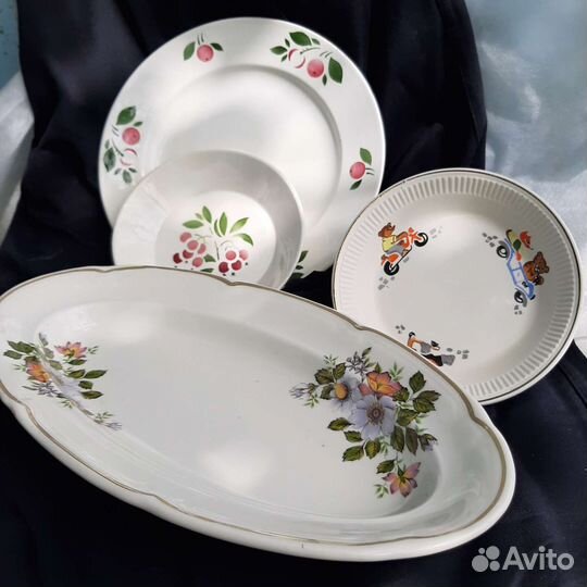 Зик: селедочница, тарелка, блюдца