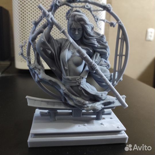 Коллекционная фигурка красивой девушки 13,5см