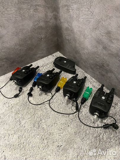 Комплект сигнализаторы поклевки 4+1 и свингеры