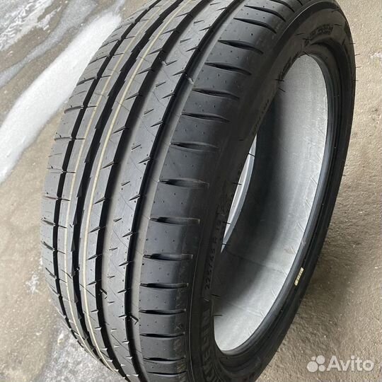 Michelin Pilot Sport 4 285/40 R20 108Y