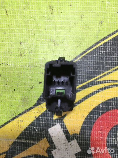 Кнопка стеклоподъемника Ford Focus 2