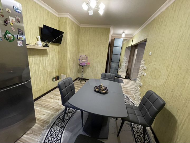 3-к. квартира, 80 м², 6/9 эт.