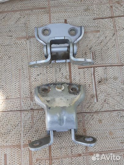 Петли задней левой двери Шевроле Лачети хэтчбек