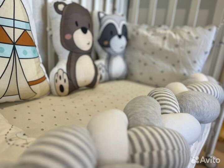 Бортики в детскую кроватку в отличном состоянии