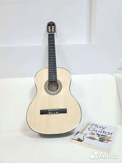 Гитаpa клaсcичeская нейлоновыe стpуны