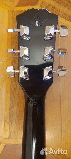 Акустическая гитара