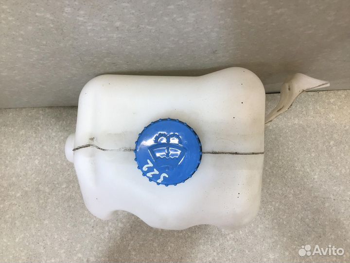 Бачок омывателя лобового стекла VAZ LADA Granta 20