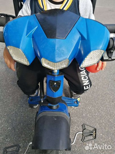 Трехколесный велосипед малыш