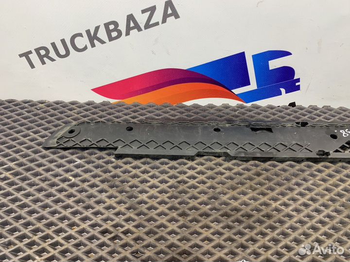 Сетка решетки радиатора левая Mercedes-Benz Actros