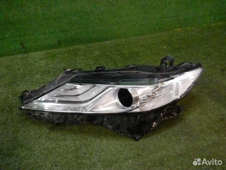 Фара левая Toyota Camry