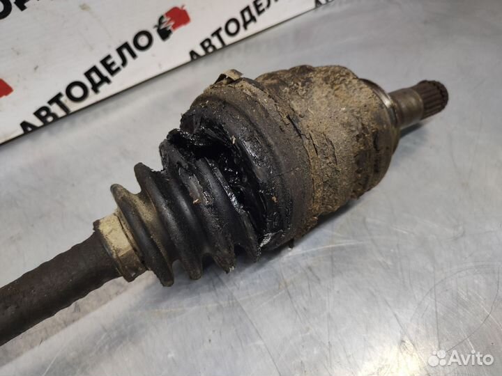 Привод левый Toyota Camry SV30 1991 г.в