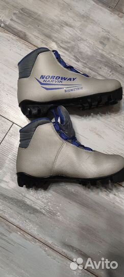 Лыжные ботинки детские 34 размер,35 размер