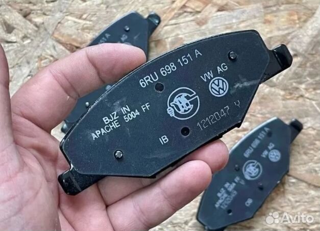 Тормозные колодки передние vw Polo Поло 6RU698151A