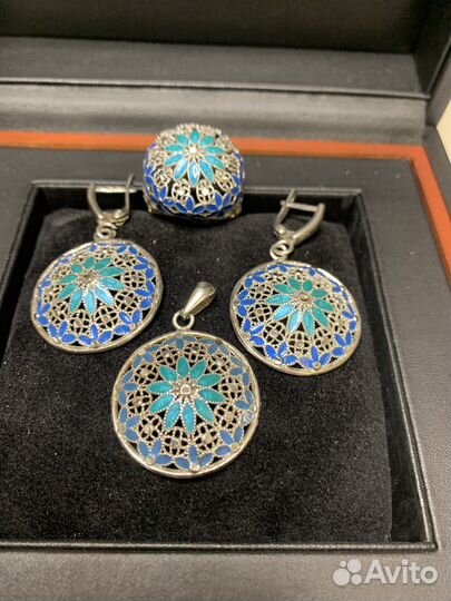 Серьги с эмалью, кулон и кольцо