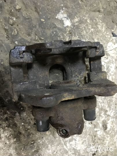 Задний суппорт BMW X3 Е83