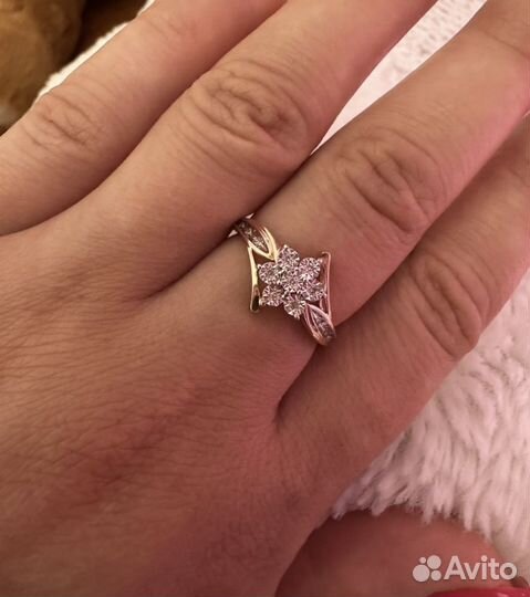 Золотое кольцо с бриллиантами