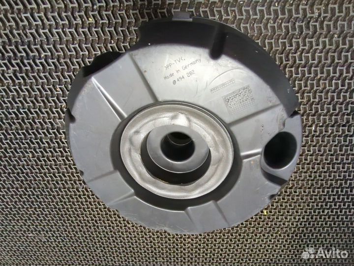 Сабвуфер Audi Q7, 2011