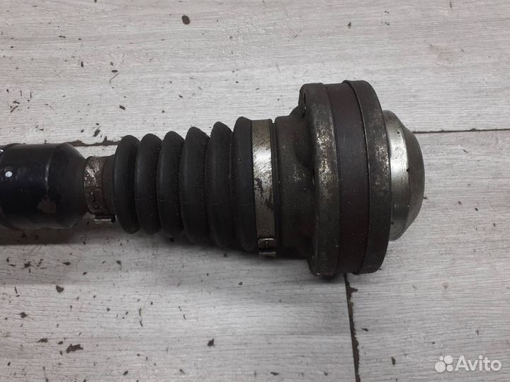 Полуось передняя правая VAG