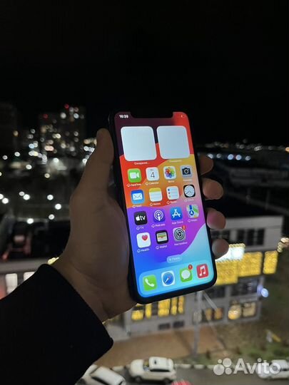 iPhone 11 Pro, 64 ГБ