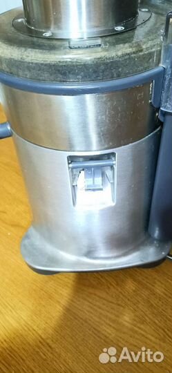 Соковыжималка центробежная Kenwood JE850