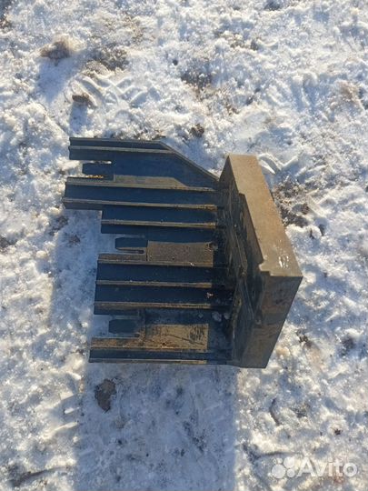 Кронштейн, жгут проводки кузова Opel Omega B