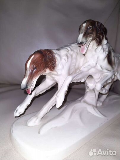 Фарфоровая немецкая статуэтка Русские Борзые