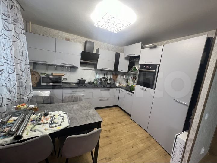 2-к. квартира, 65 м², 9/10 эт.