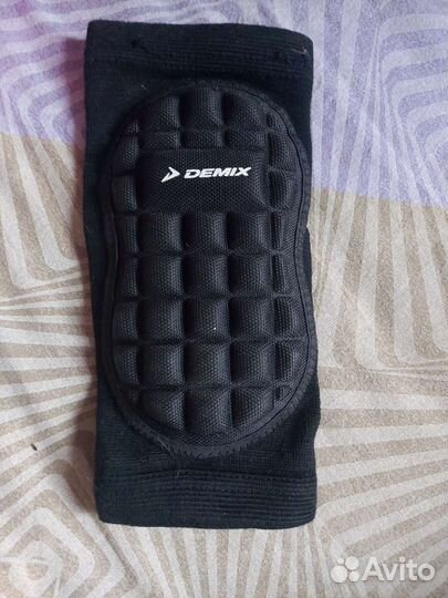 Налокотники для зальных видов спорта