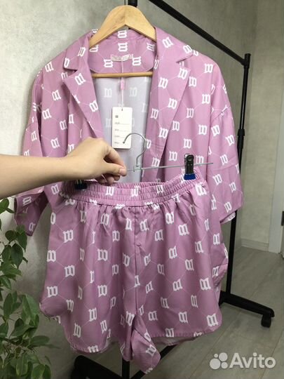 Костюм женский