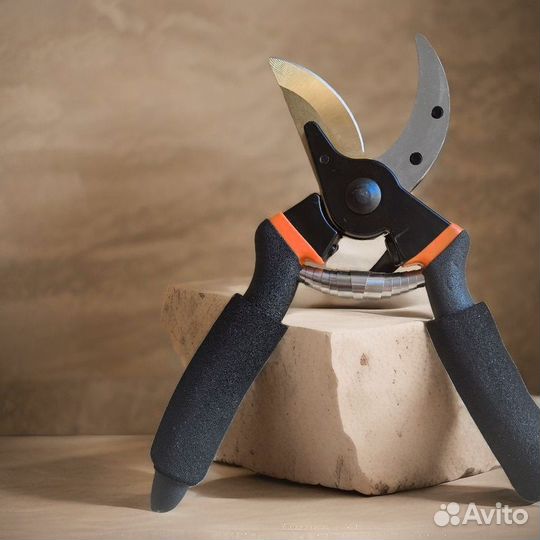 Секатор садовый