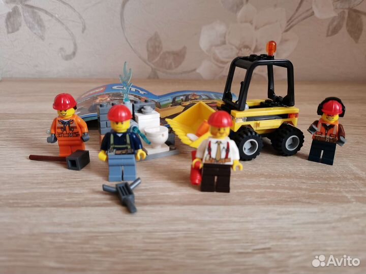 Lego Creator 31020. Lego Sity 60072