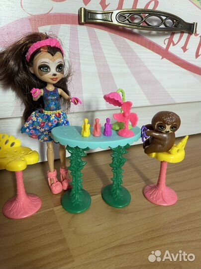 Энчантималс Игровой набор «Салон красоты» ленивцы