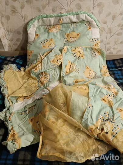 Бортики в кроватку, несколько комплектов