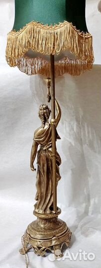 Эксклюзивная настольная лампа