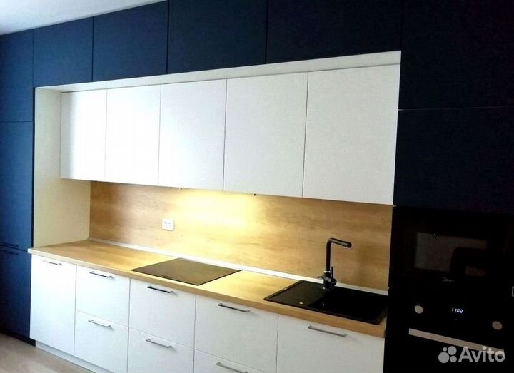 Прямой кухонный гарнитур современный